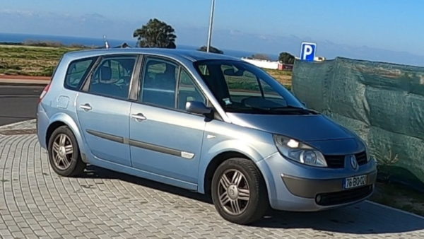 Renault Grand Scenic; 2006; Motor 1500 cc diesel com 105 cv ; 7L - Image 5